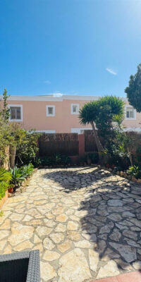 Elegant Triplex Townhouse with Private Garden in Es Vivé Elegant Triplex Townhouse with Private Garden in Es Vivé