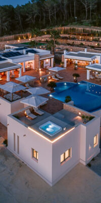 Luxuriöse Wellness-Villa zu vermieten in Santa Gertrudis Luxuriöse Wellness-Villa zu vermieten in Santa Gertrudis