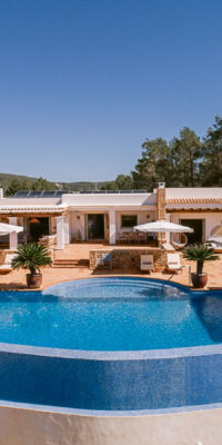 Luxuriöse Wellness-Villa zu vermieten in Santa Gertrudis Luxuriöse Wellness-Villa zu vermieten in Santa Gertrudis