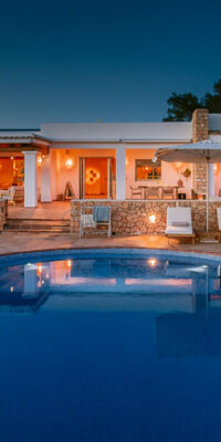 Luxuriöse Wellness-Villa zu vermieten in Santa Gertrudis Luxuriöse Wellness-Villa zu vermieten in Santa Gertrudis