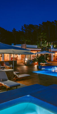 Luxuriöse Wellness-Villa zu vermieten in Santa Gertrudis Luxuriöse Wellness-Villa zu vermieten in Santa Gertrudis