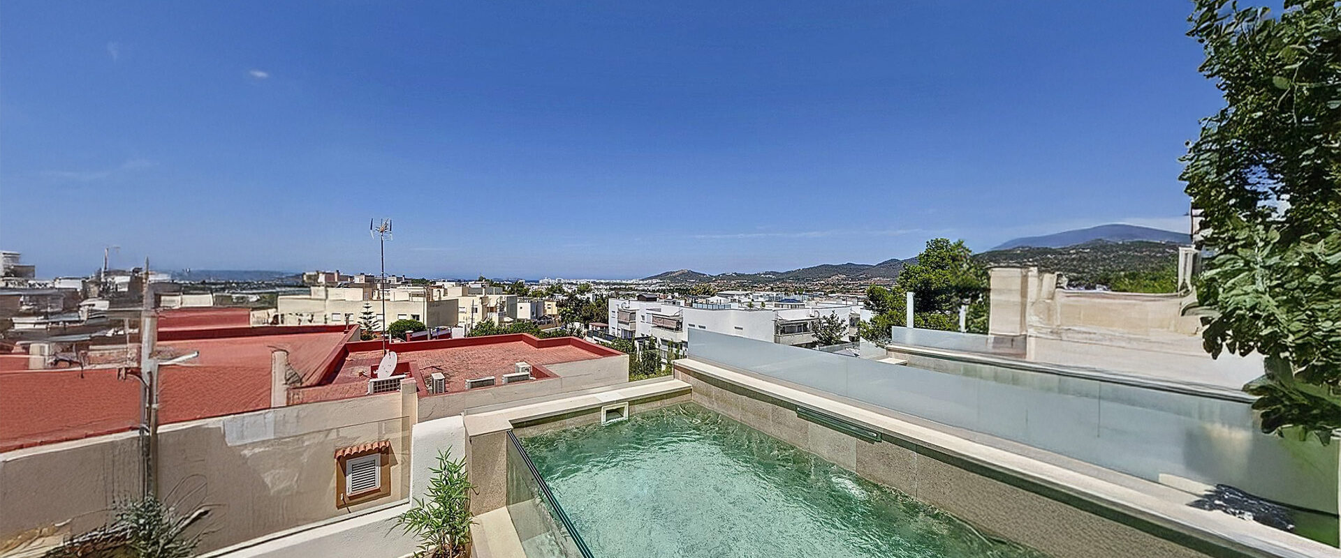 Charming townhouse in Sant Antony with pool access