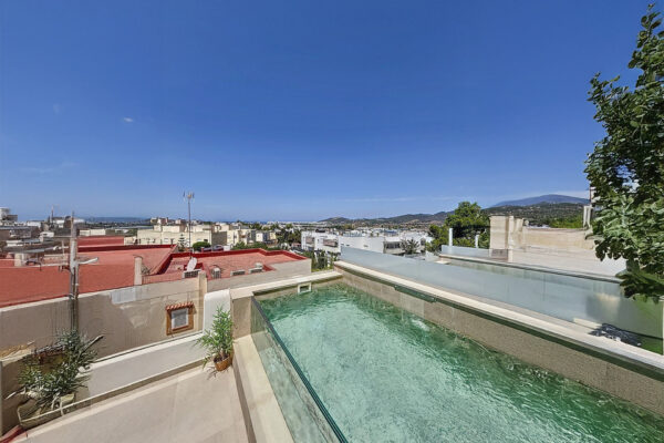 Charming townhouse in Sant Antony with pool access