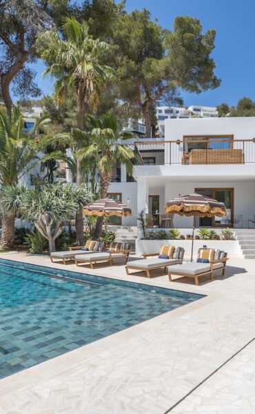 Luxury Rental Villa in Can Furnet with Sea & Dalt Vila Views