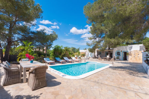 Authentic Ibiza Finca with rooftop terrace & sea views