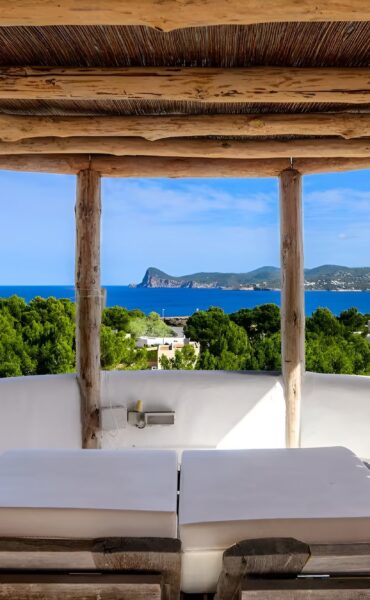 Authentic ibicencan villa with panoramic sea views - CW Group
