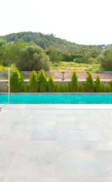 Modern Ground-Floor Apartment with Private Pool in Jesús