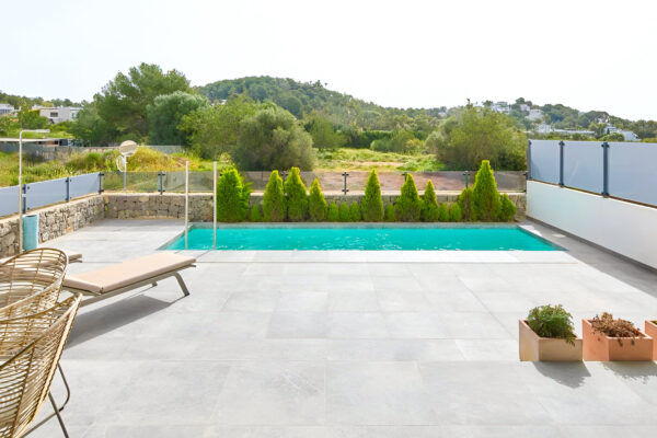Modern Ground-Floor Apartment with Private Pool in Jesús