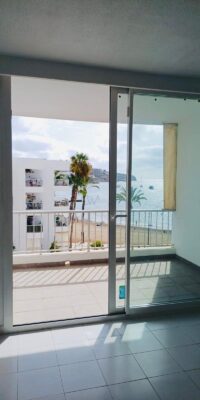 Apartment with sea view & communal pool Apartment with sea view & communal pool