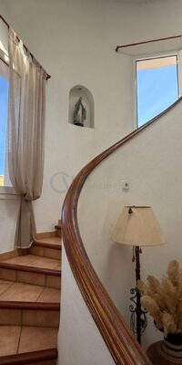 Property with exceptional renovation potential and full privacy Property with exceptional renovation potential and full privacy