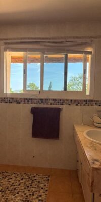 Property with exceptional renovation potential and full privacy Property with exceptional renovation potential and full privacy