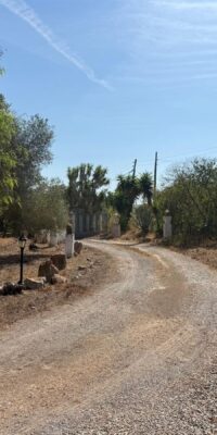 Property with exceptional renovation potential and full privacy Property with exceptional renovation potential and full privacy