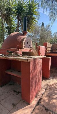 Property with exceptional renovation potential and full privacy Property with exceptional renovation potential and full privacy